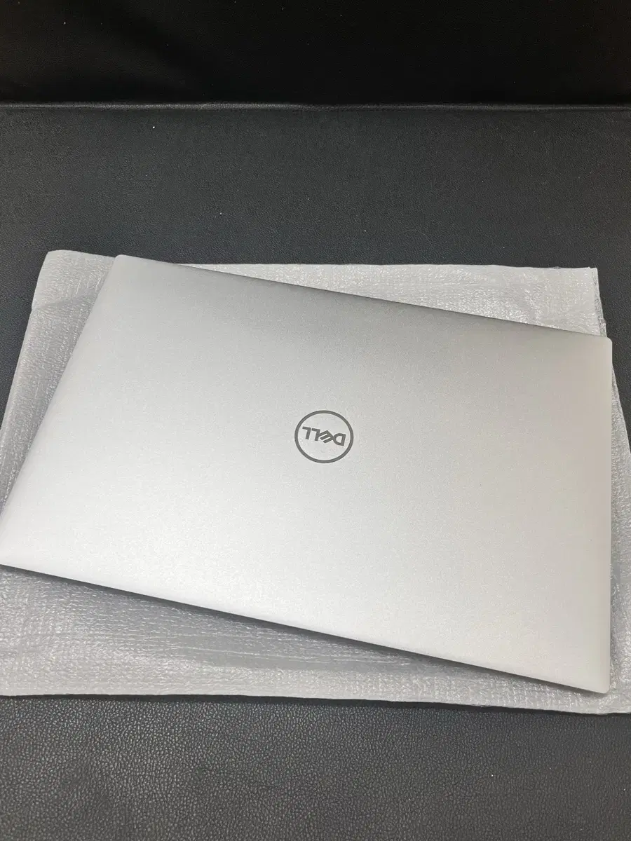 Dell XPS 15 9500 4K OLED Touchscreen (with box)