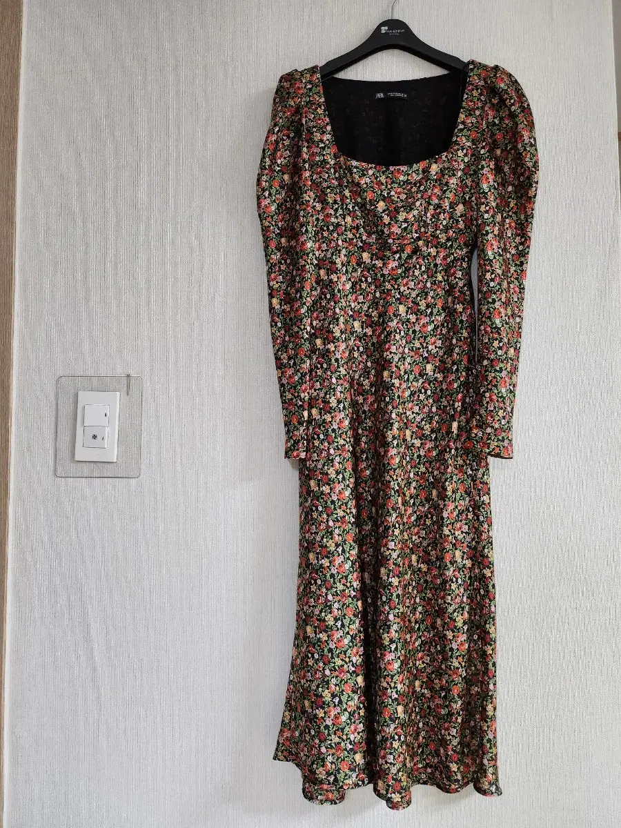 (I)ZARA XS FLOWER ONEPIECE