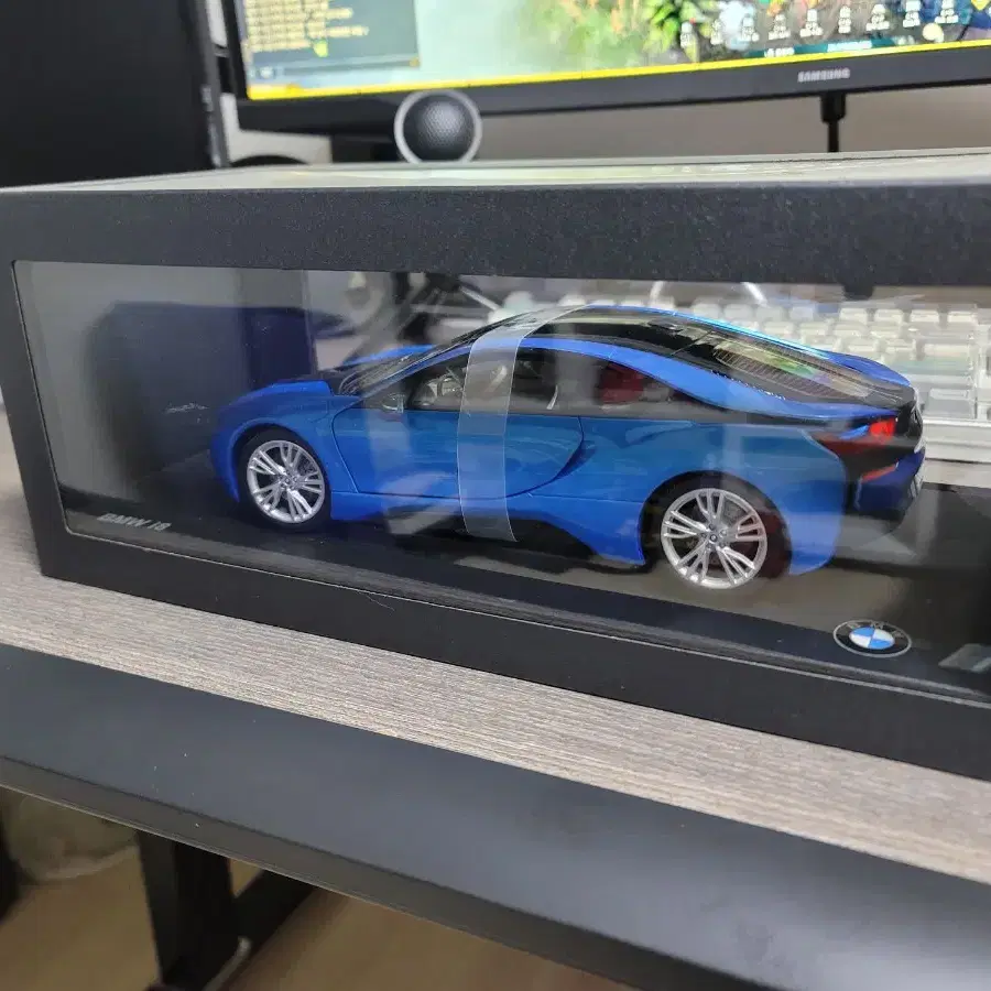 1:18 다이캐스트 PARAGON BMW I8