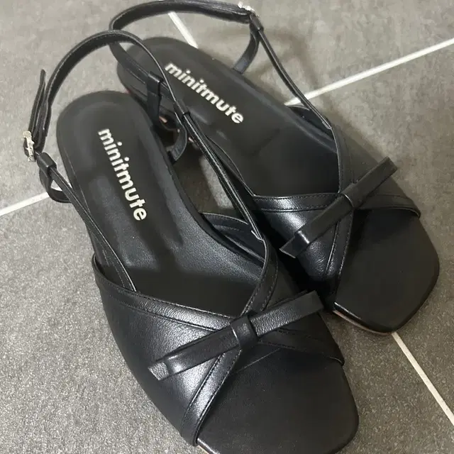 급처)미닛뮤트 ribbon slingback black 리본 슬링백235