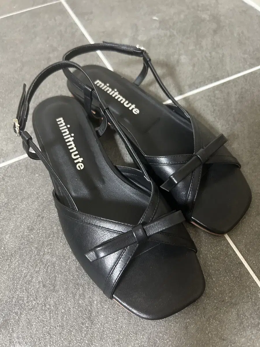 최종가)미닛뮤트 ribbon slingback black 리본 슬링백23