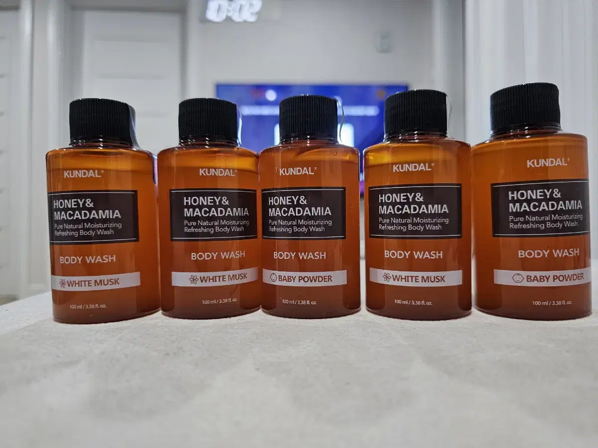 Kundal Shampoo,Body Wash