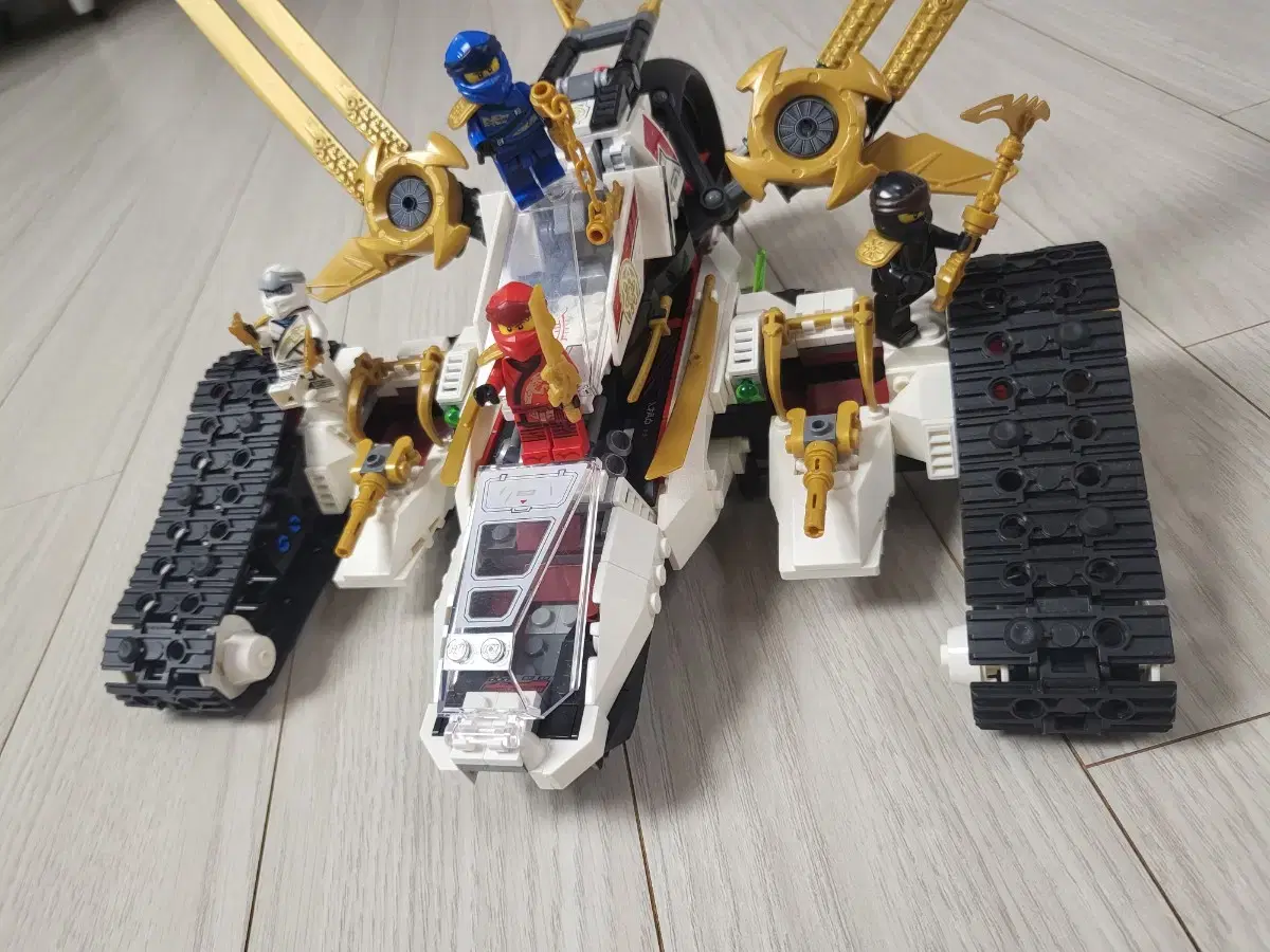 NINJAGO Ultrasonic Tanks 71739 sells