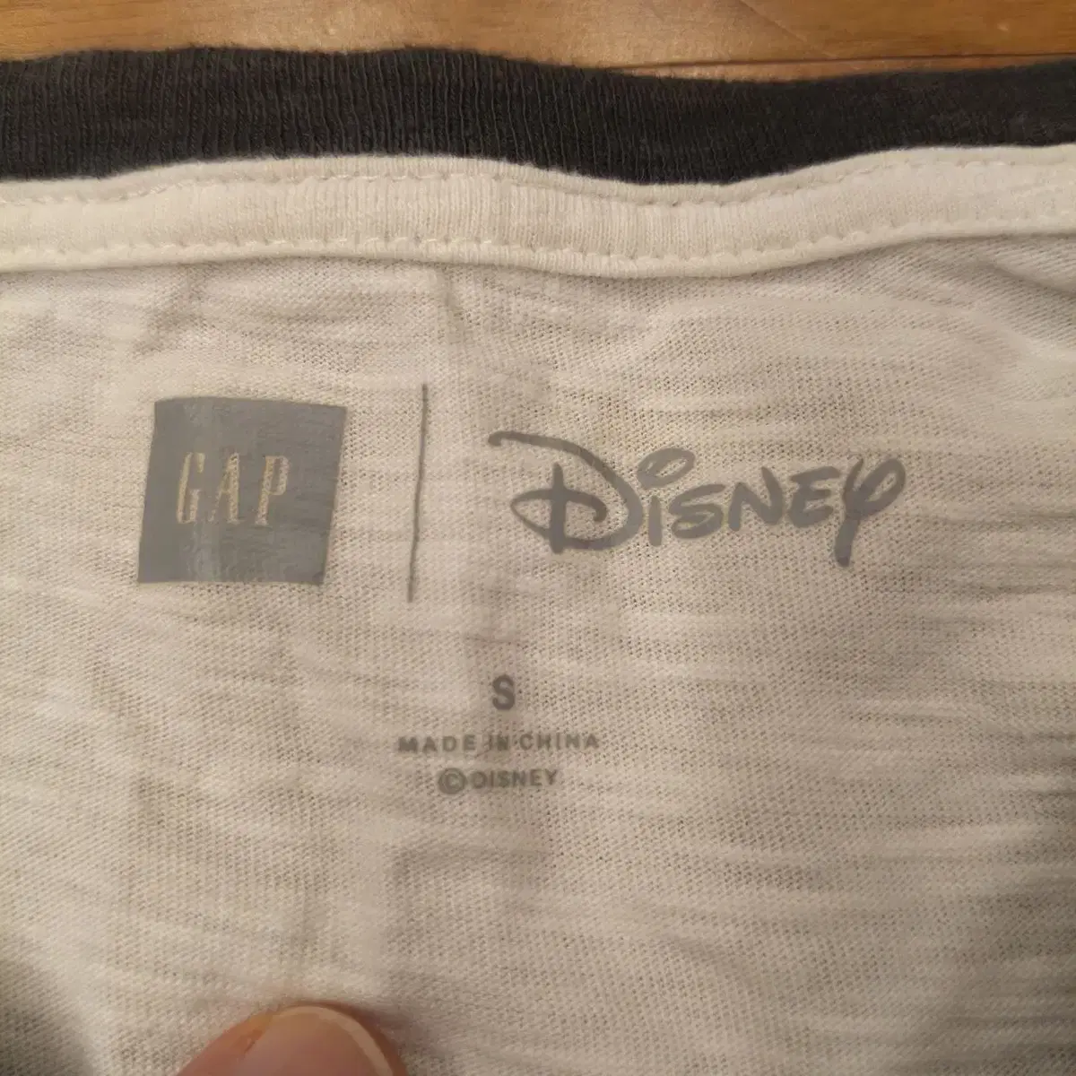 GAP x disney 미키마우스 긴팔 티셔츠