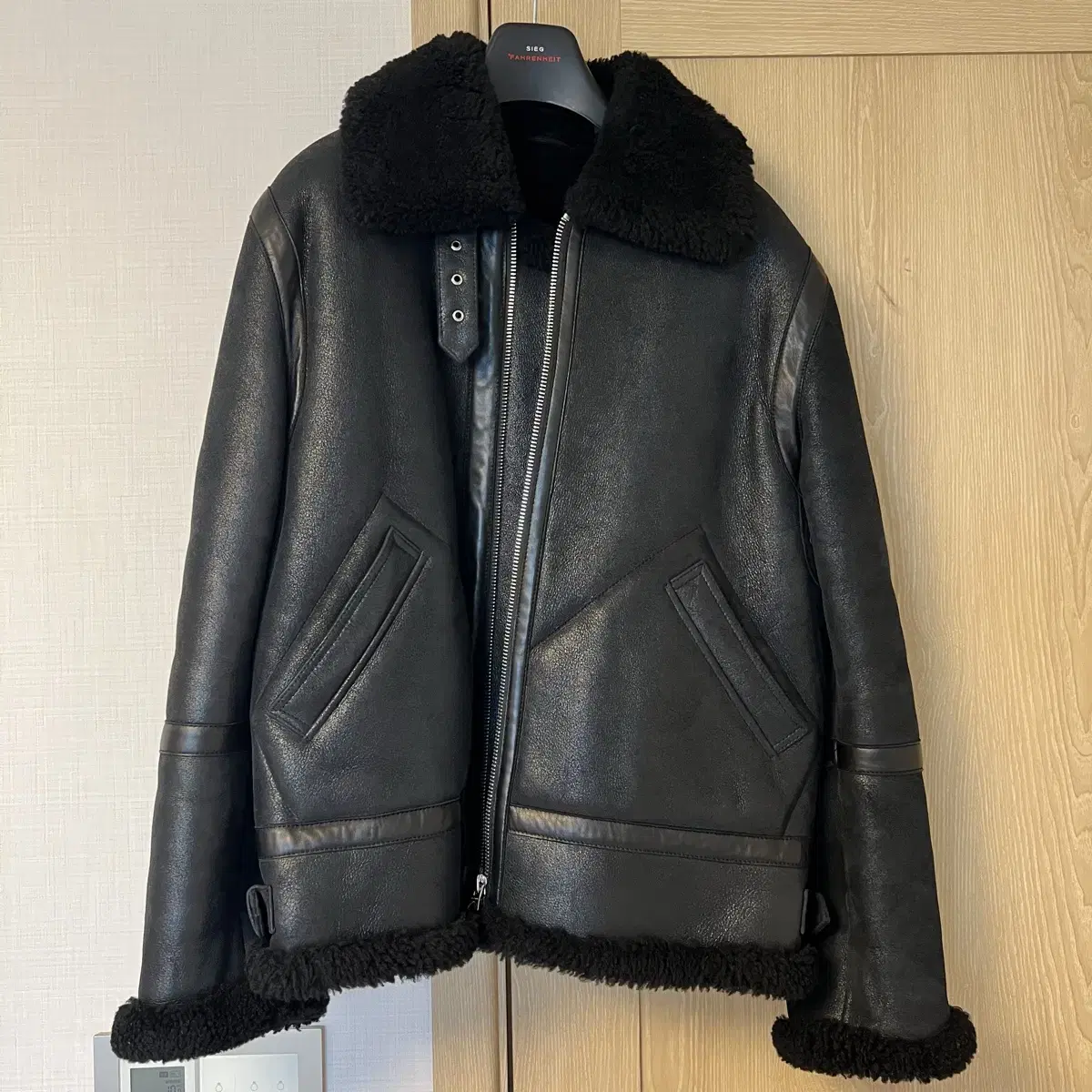 [52] Acne Studios ian Mustang