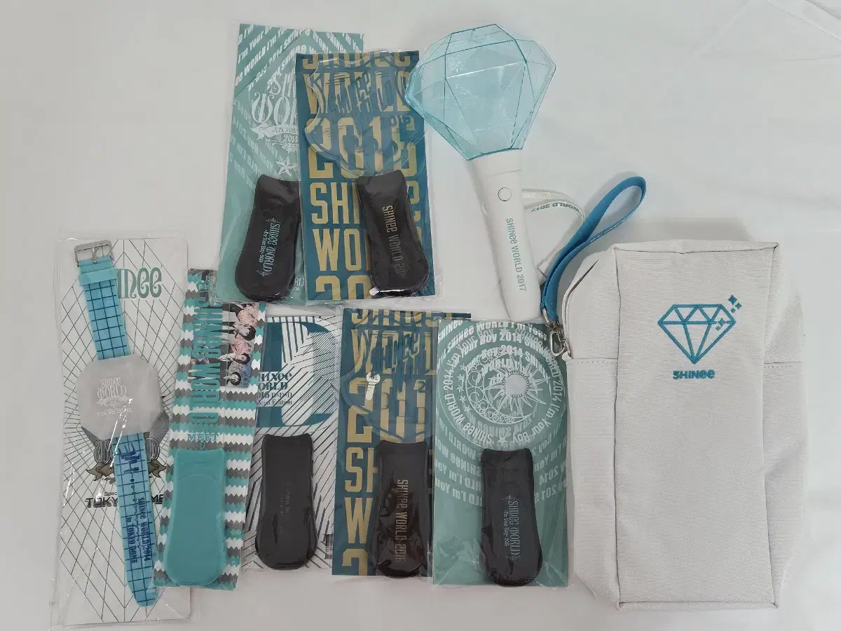 Shinee Japanese glow sticks