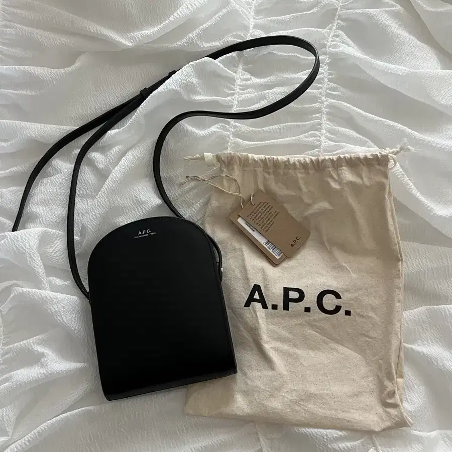 A.P.C 아페쎄 넥 데미루네 파우치 크로스백