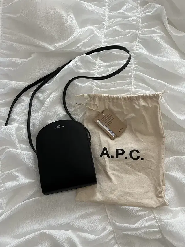 A.P.C 아페쎄 넥 데미루네 파우치 크로스백