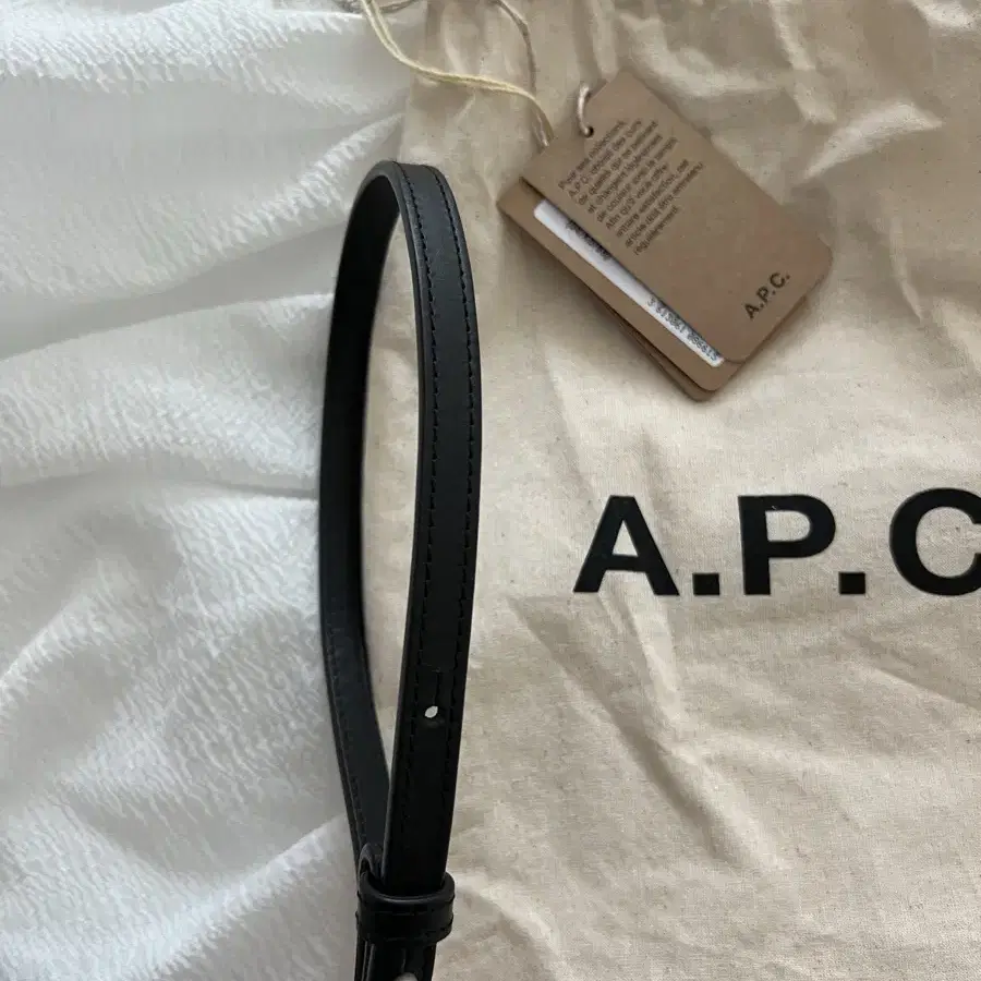 A.P.C 아페쎄 넥 데미루네 파우치 크로스백