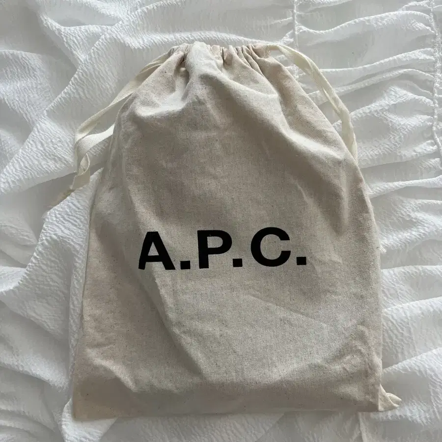 A.P.C 아페쎄 넥 데미루네 파우치 크로스백