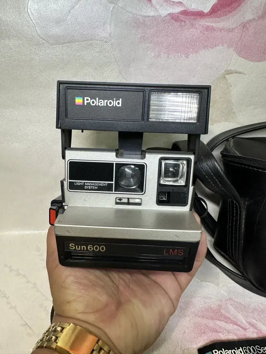 Vintage polaroid camera SUN600,leather pouch