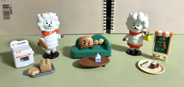 BT21: RJ 알제이 & SHOOKY 슈키 피규어