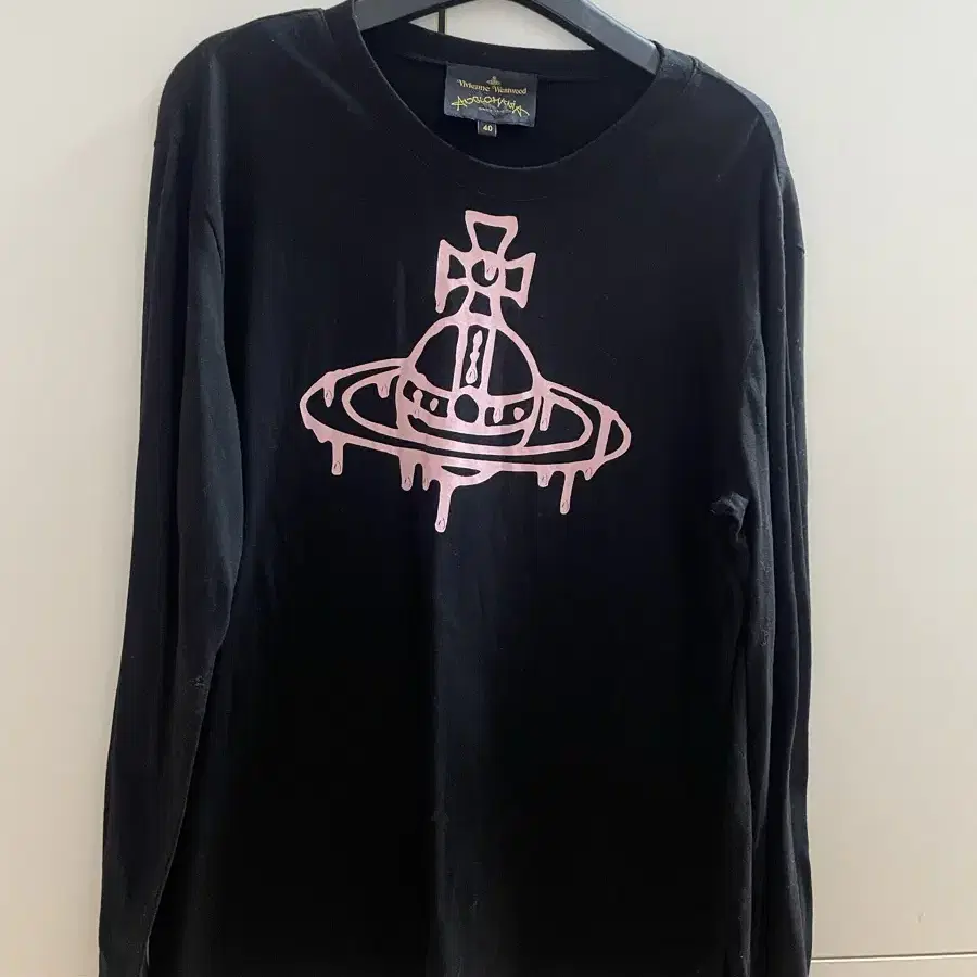 비비안웨스트우드 L/SLEEVE PRINT T- SHIRT 긴팔 롱슬리브