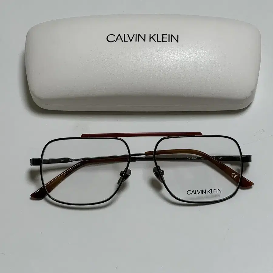 Calvin Klein 안경