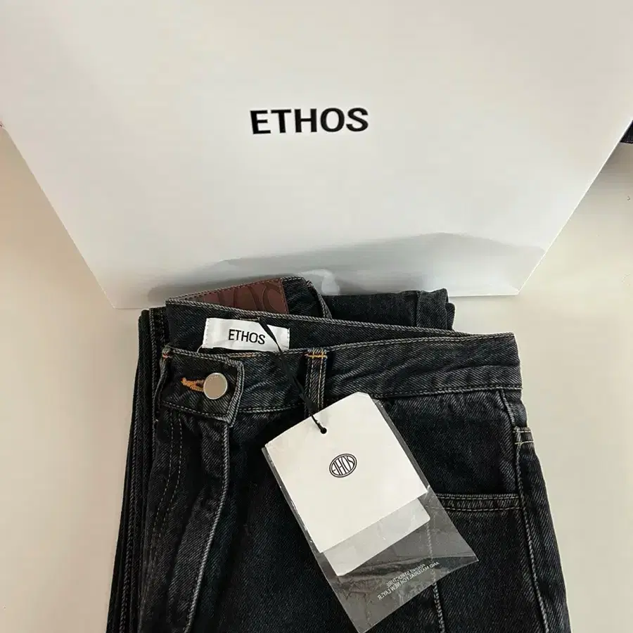 ETHOS 에토스 쿠로키 데님 흑청 새제품 판매 합니다