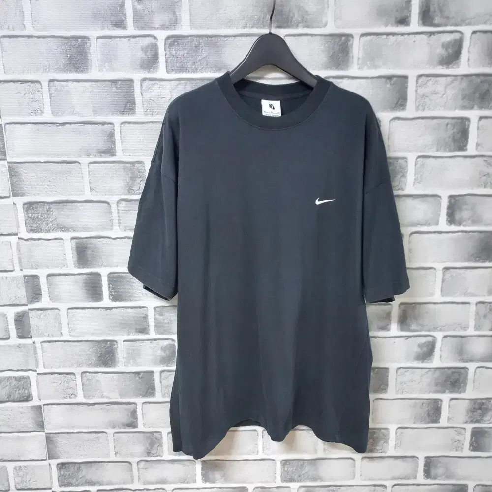 7-28/Nike Black Vahn Tee Men105