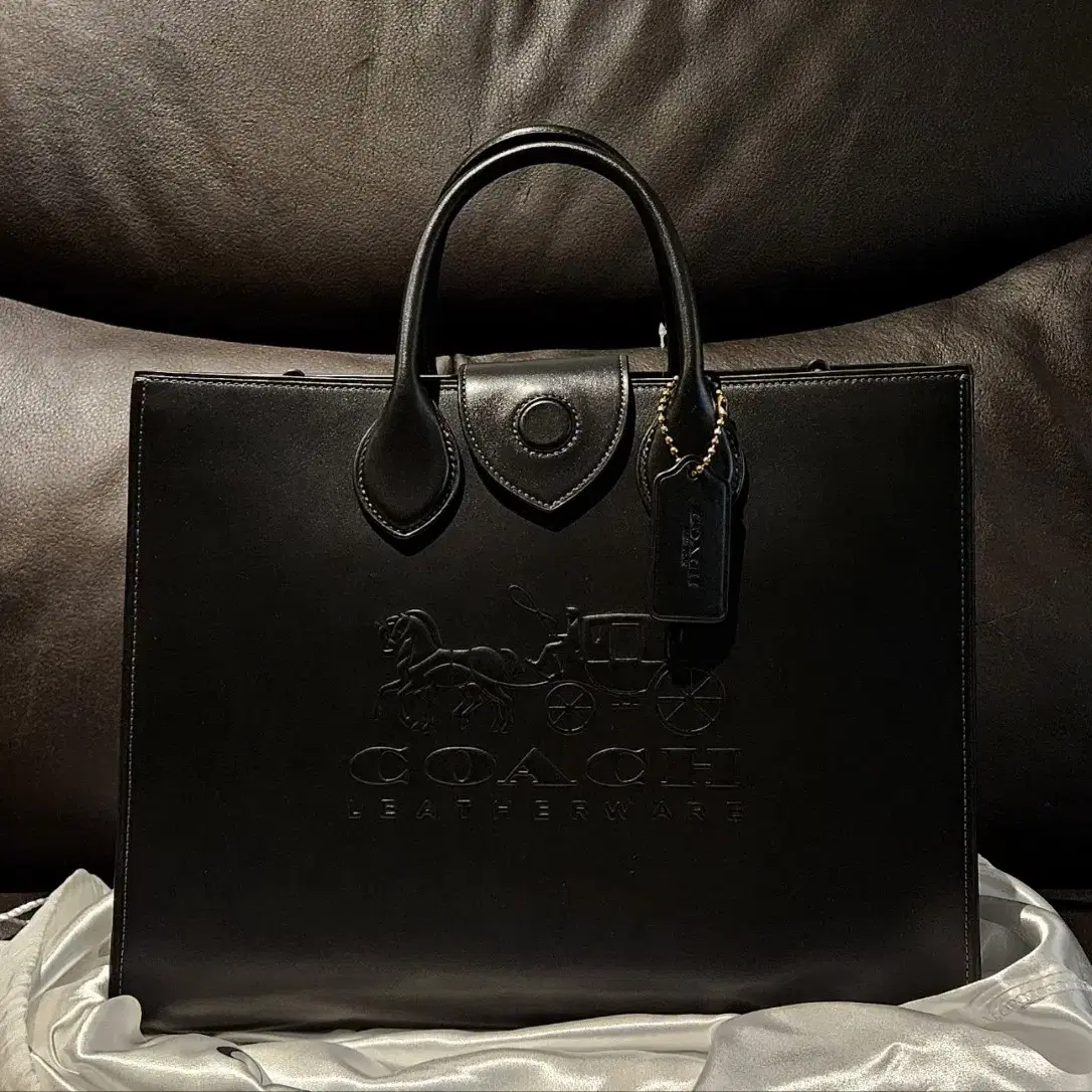 COACH 코치 핸드백 (새제품) 토드백 35 CR684 B4/BK