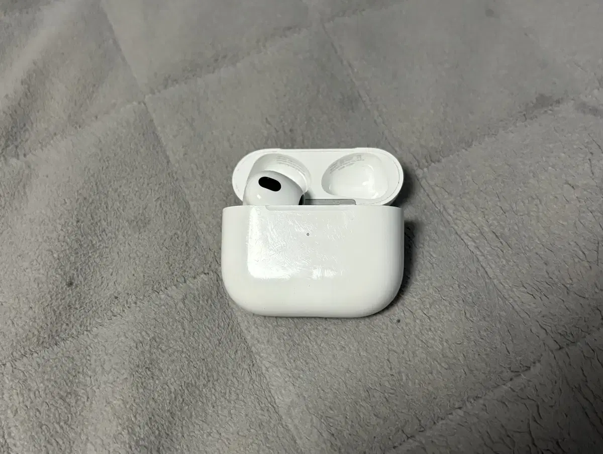 AirPods 3 main unit + left unit