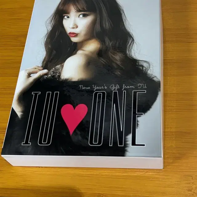 아이유 2013 일본 시즌그리팅 dvd iu one