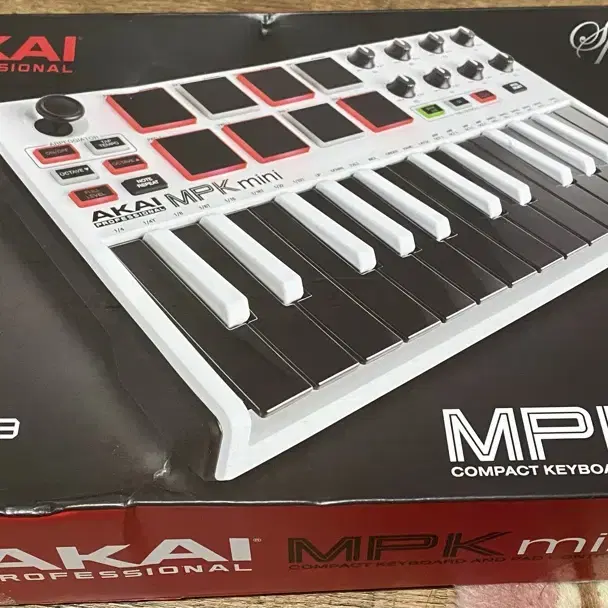 MPK mini 새상품입니다