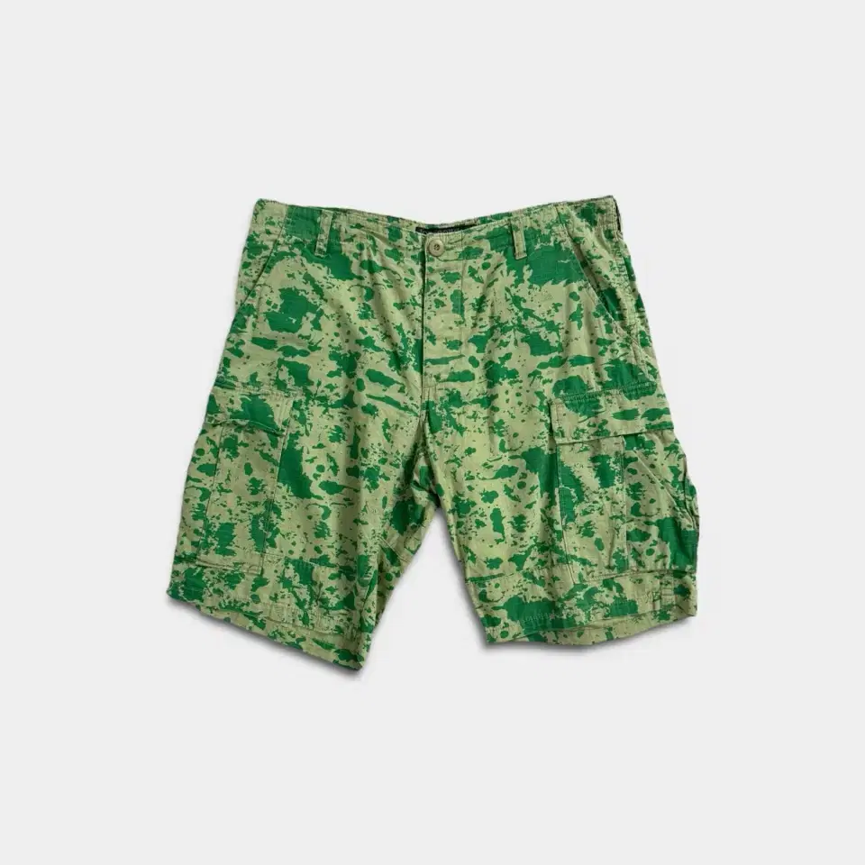 vintage camo cargo shorts