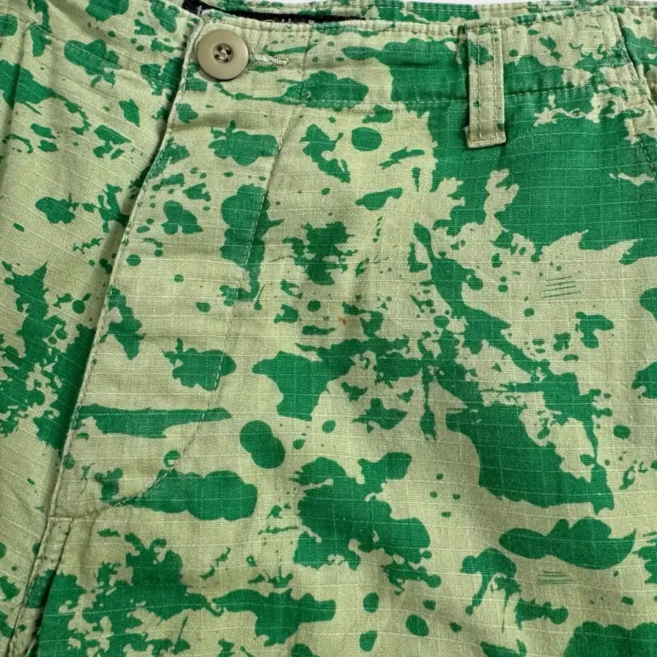 vintage camo cargo shorts