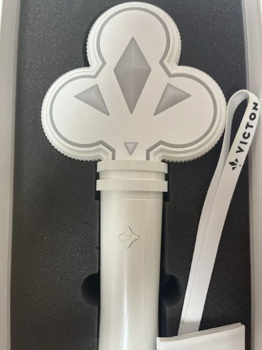 VICTION lightstick sells big key bong