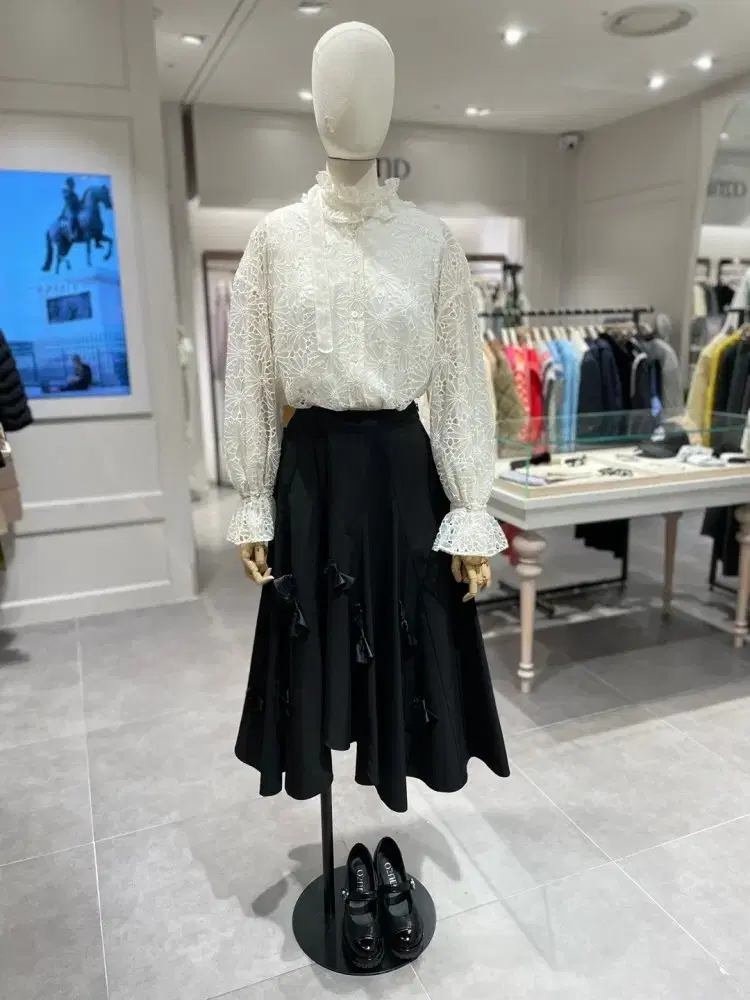 Ozsecond Textured Block Strap Blouse in Cream