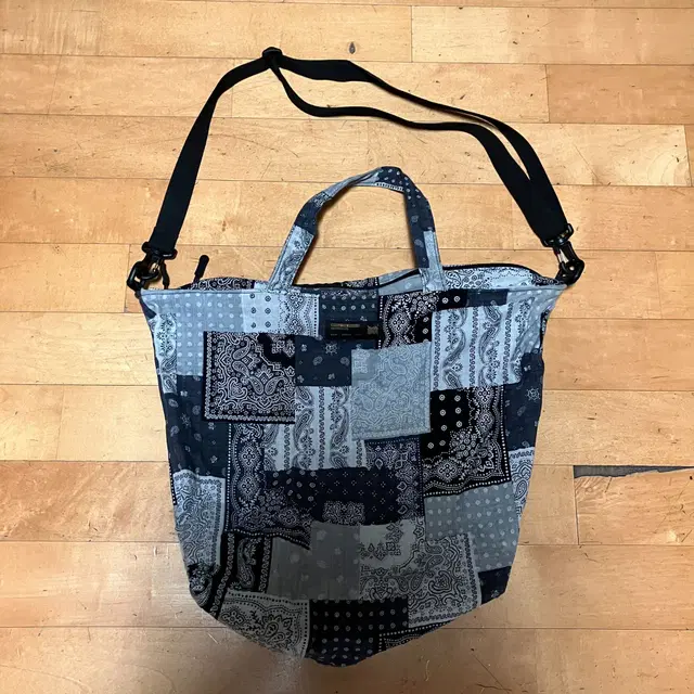 브라운브레스 TAG LAF CROSS BAG NAVY