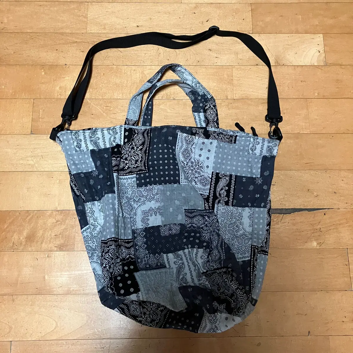 브라운브레스 TAG LAF CROSS BAG NAVY