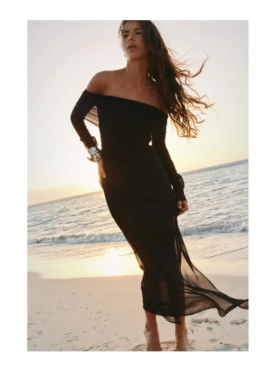 Zara off-the-shoulder goddess ONEPIECE (new vacation spot recommendation, sale today only)