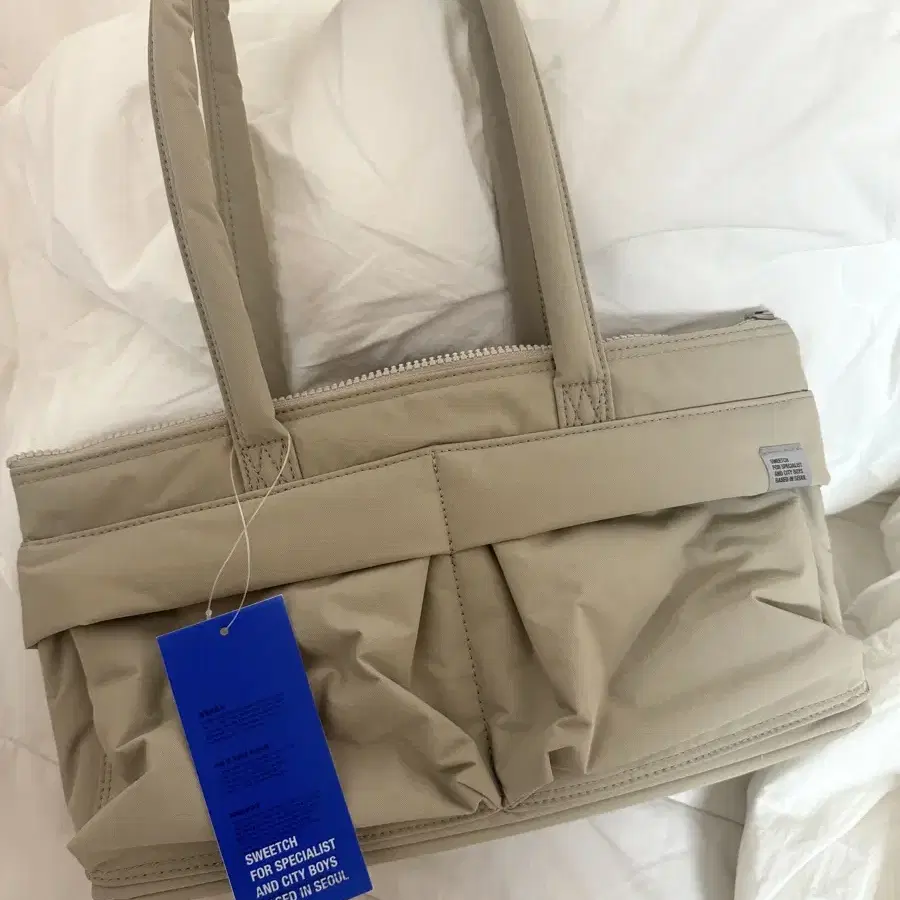 스위치(sweetch) 숄더백 mellow tote wide sand