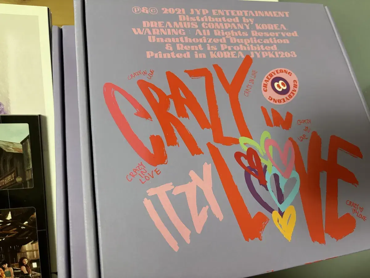 itzy crazy in love album charyeong,ryujin ver