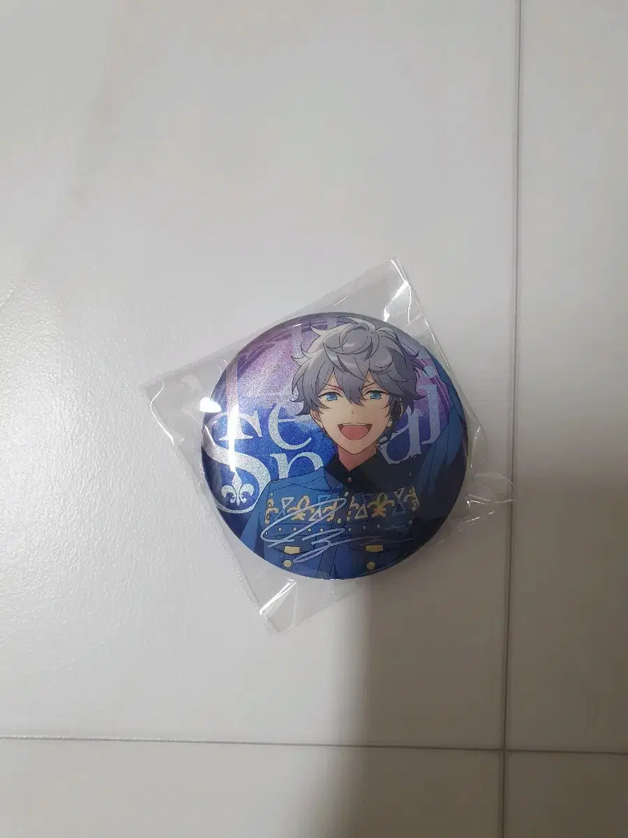 Izumi rainbow badge wts