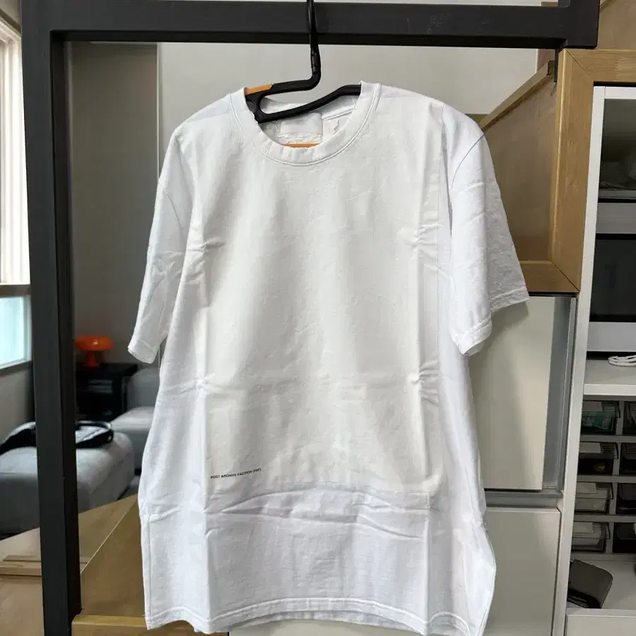 포스트 아카이브 팩션 SEOUL TEE CENTER (WHITE) 라지