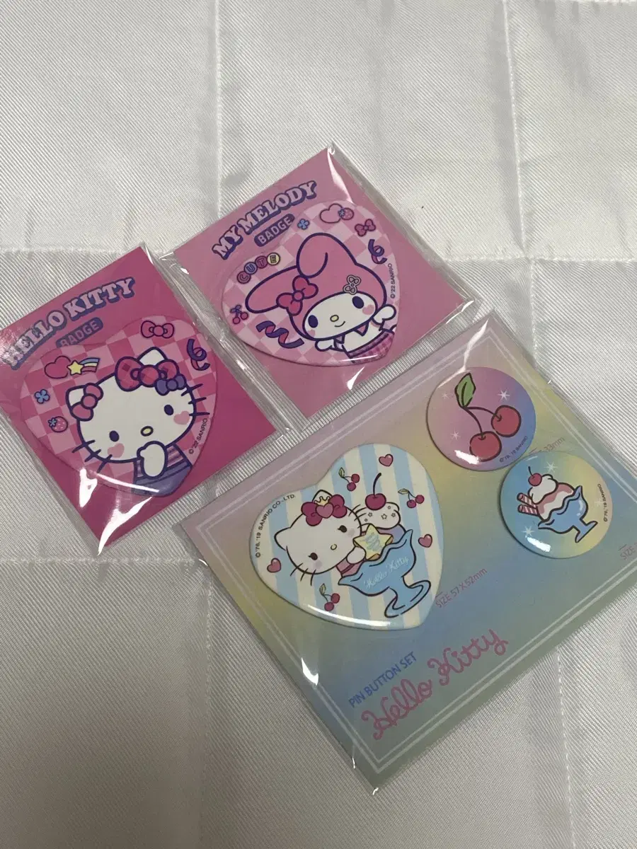 Sanrio Hello Kitty My Melody Can Badges in Bulk