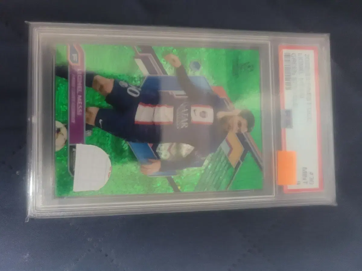 Messi soccer kard 125 limited PSA9 grade