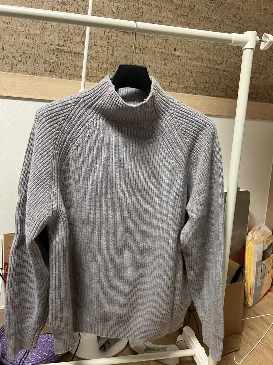 Shutter Wool Cashmere High-Neck Knit