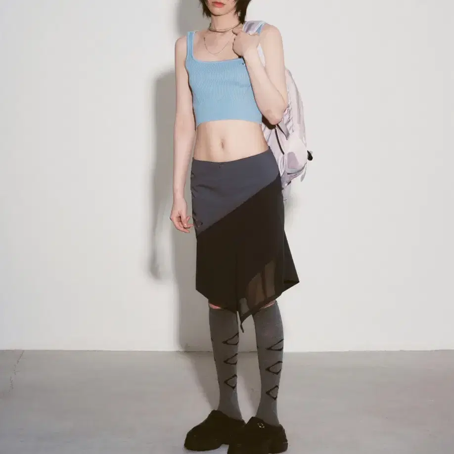 미스치프 ASYMMETRIC FLARED SKIRT -카키