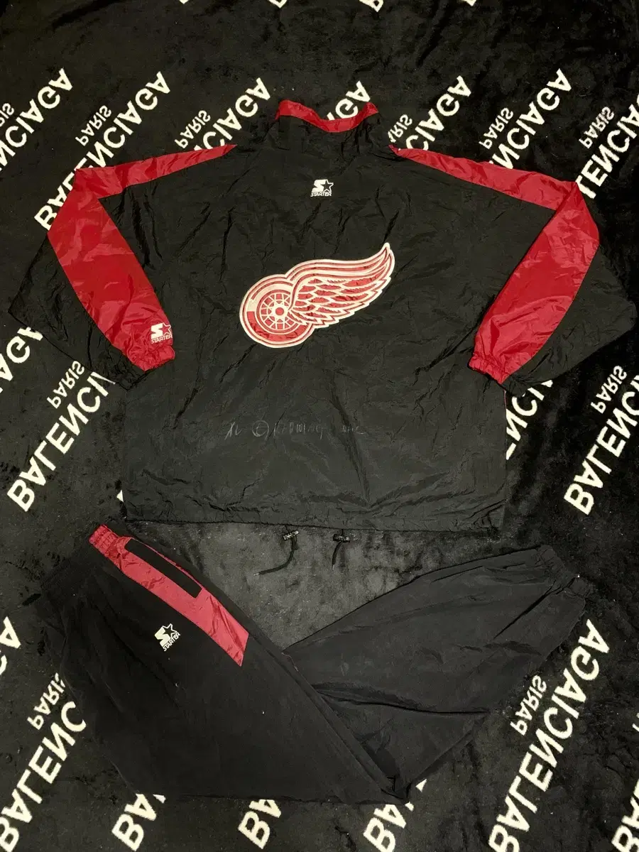 New) XL) Starter x NHL 1990s Detroit Red Wings Windbreaker Setup