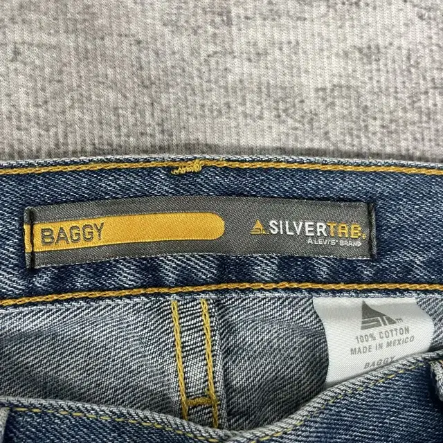 90s Levis Silver Tab Baggy