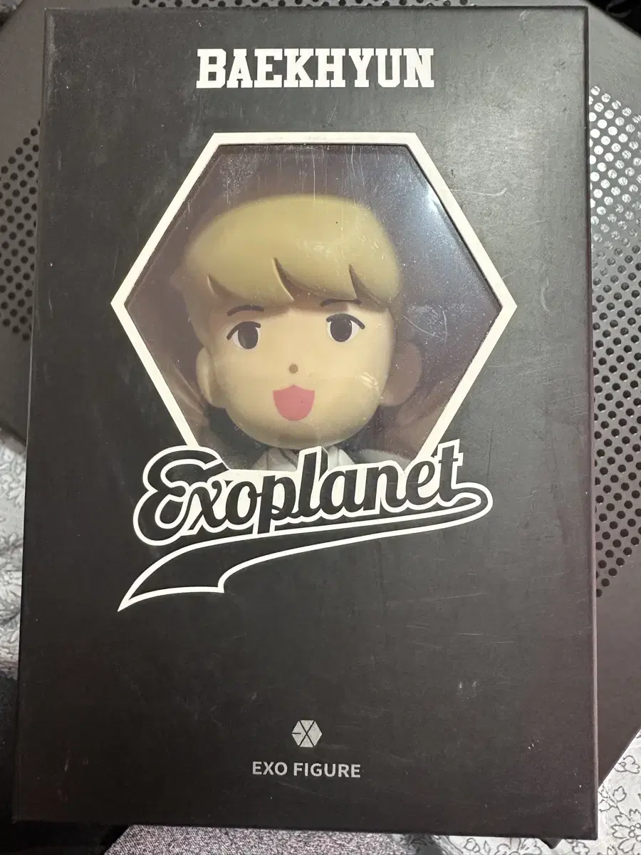 Exo baekhyun sells figures (including photocard)