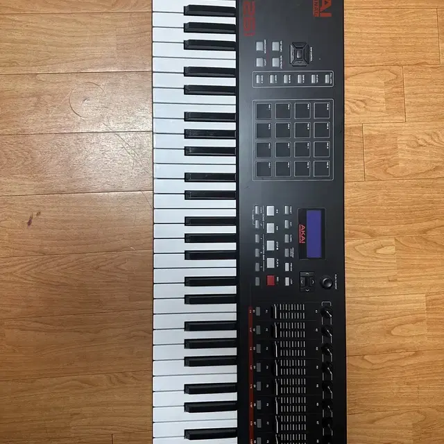 아카이 MPK261