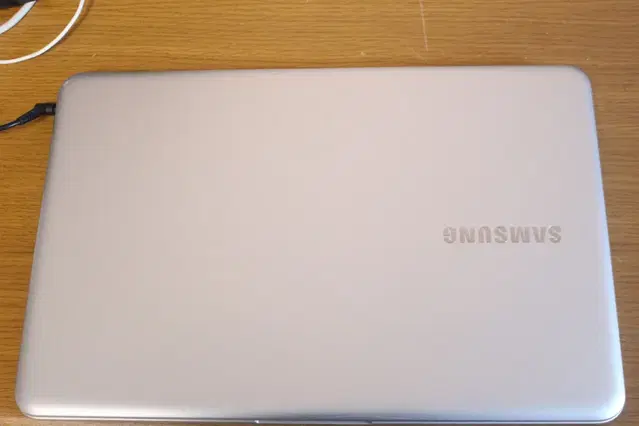 삼성 NT560XBE-K54A 노트북 팝니다