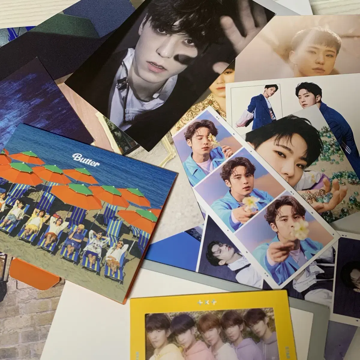 Bangtan seventeen txt official goods Sell postcards, posters, sticker bulk 