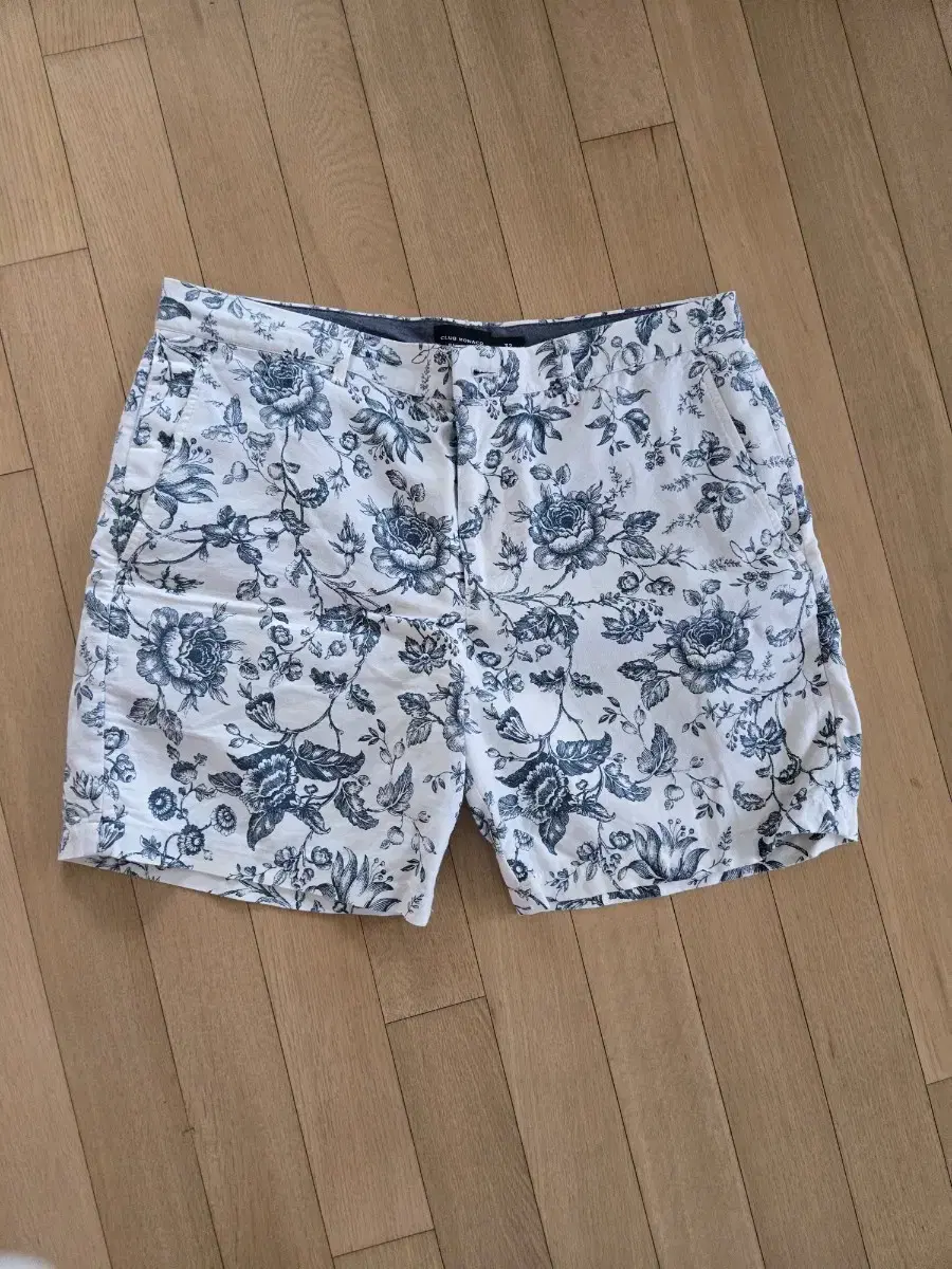 Club Monaco Vahn Size 32