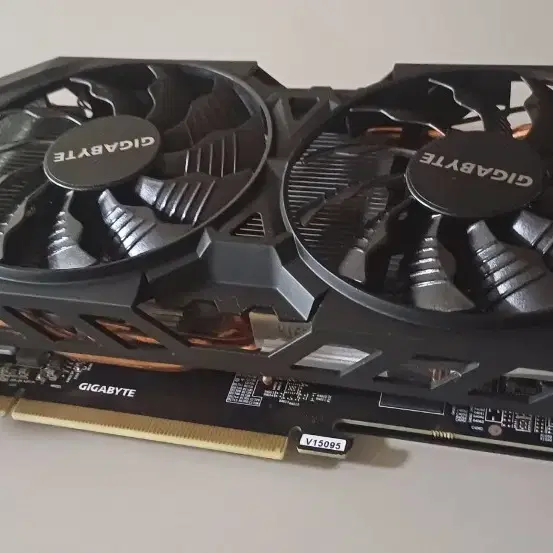 기가바이트 R9 380x