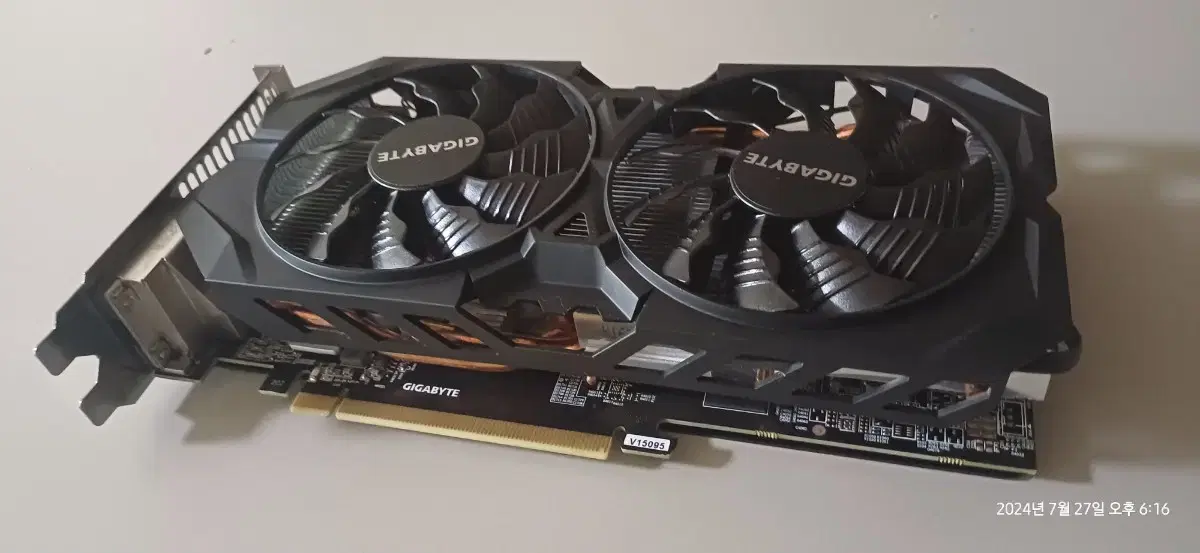 기가바이트 R9 380x