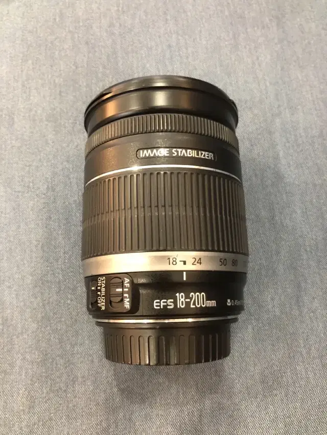 캐논 EF-S 18-200mm is 렌즈