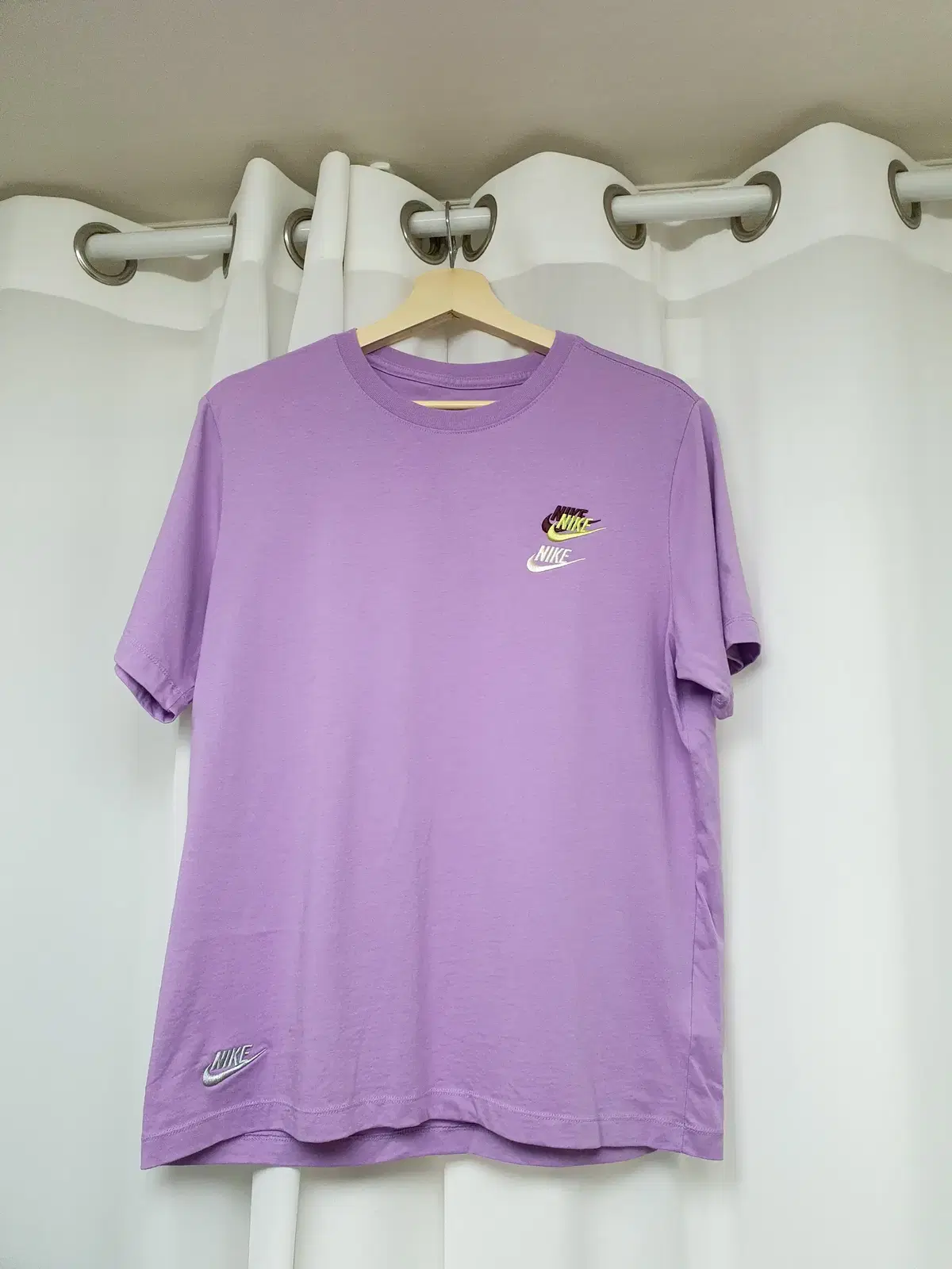 [100] NIKE Nike short sleeve t-shirt for sale.